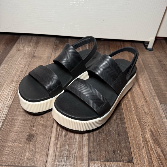 Women’s Reef Water Vista Higher Black Vintage Size 6 NWOT - Picture 10 of 13